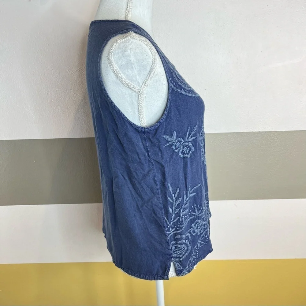 2/$25 Luna Moon Buckle Blue Chambray Denim Floral Boho Bohemian Western Tank Top - Picture 4 of 14